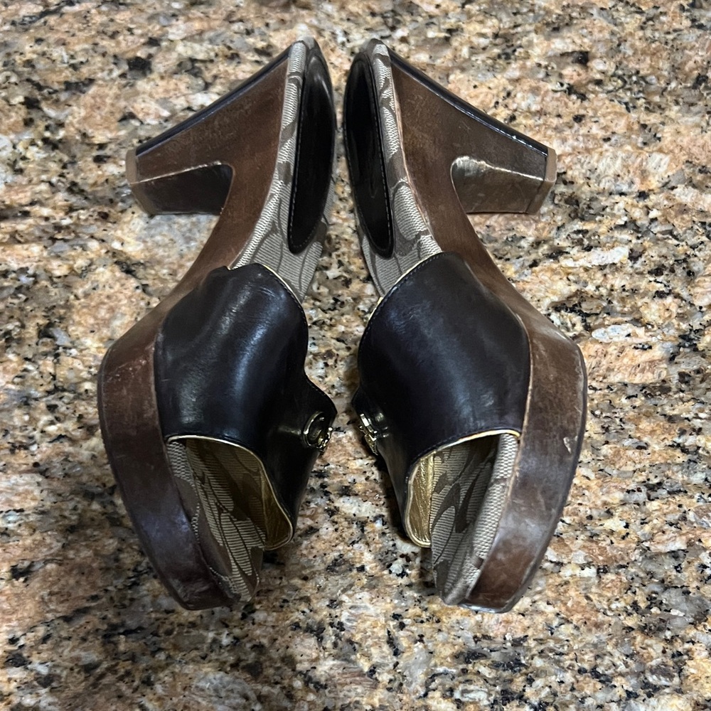 Coach Brown wood bottom Women's 3 inch heel Sandals - Picture 8 of 8